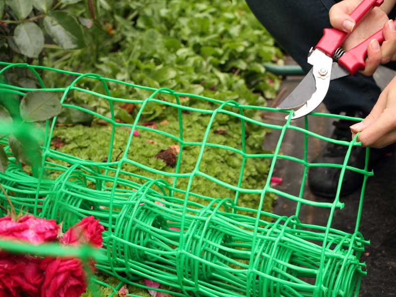 Fdit Plant Climbing Support Net Kunststoff Erdbeerrahmen Stand Balkon Gemüsegest Gartenwerkzeug für Balkonpflanzung und Gewächshauspflanzung 11.8x11.8in 